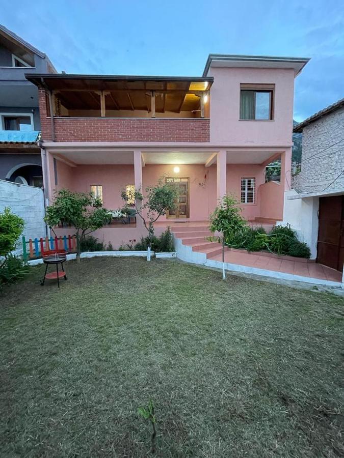 Vila 8 Krujë Екстериор снимка