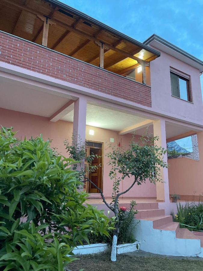 Vila 8 Krujë Екстериор снимка