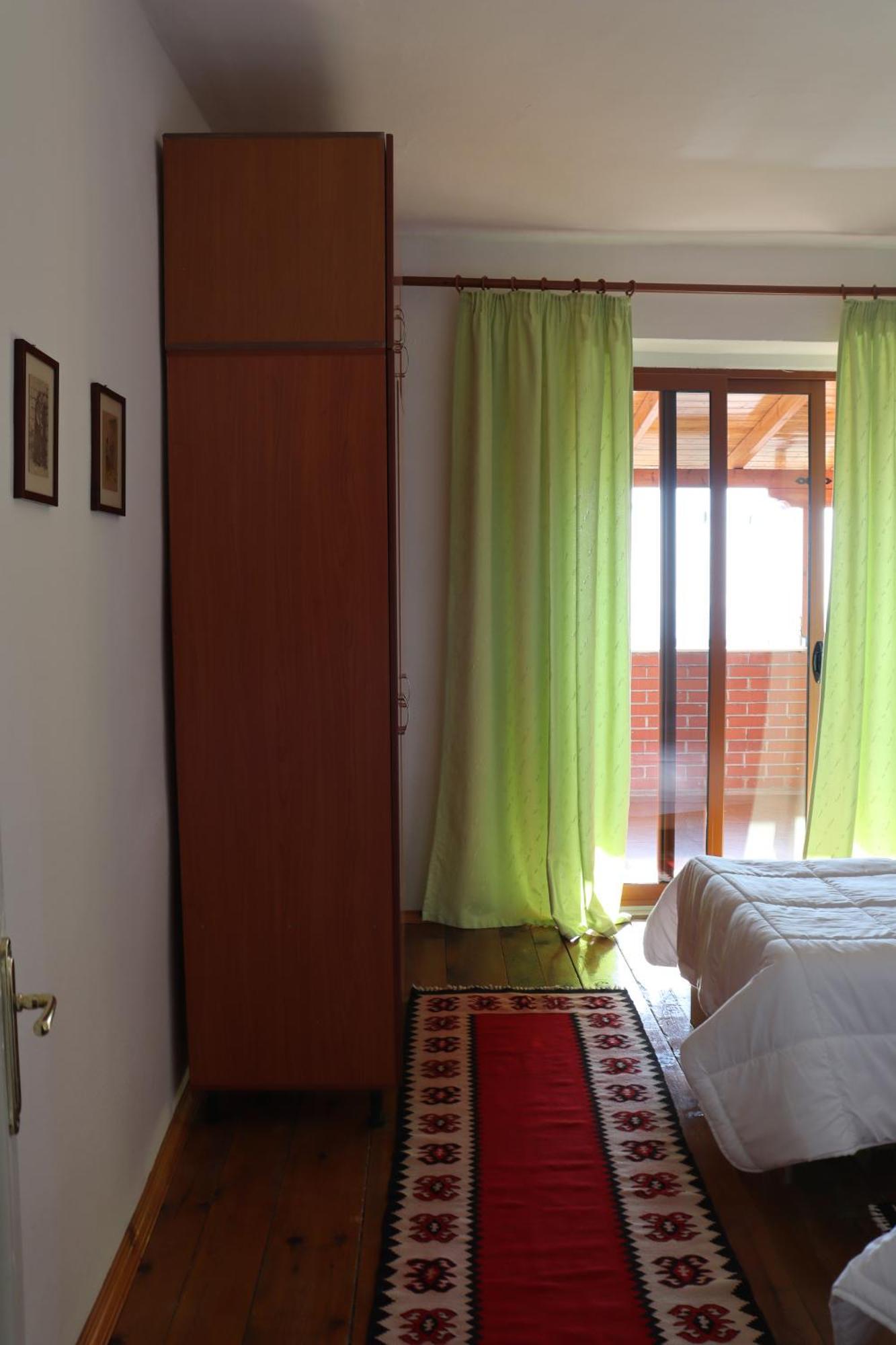 Vila 8 Krujë Екстериор снимка