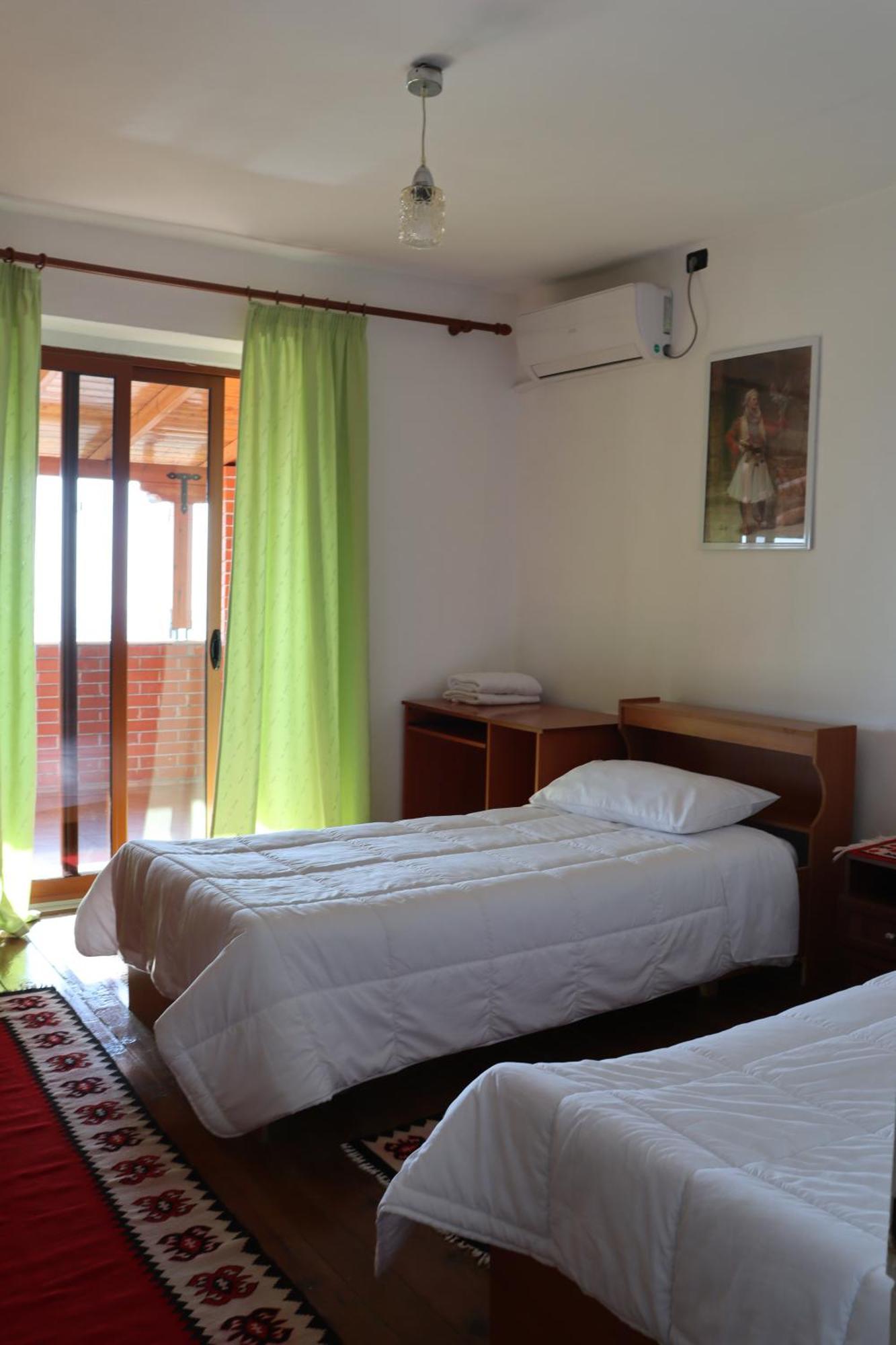 Vila 8 Krujë Екстериор снимка